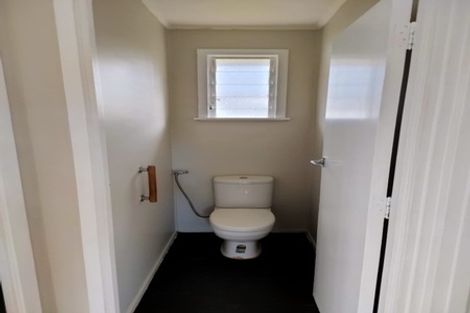 Photo of property in 222 Te Atatu Road, Te Atatu South, Auckland, 0610