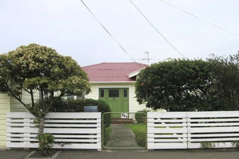 Photo of property in 153 Onepu Road, Lyall Bay, Wellington, 6022