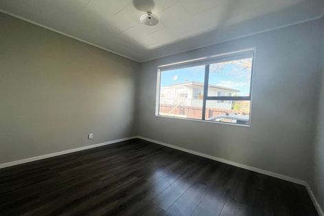 Photo of property in 1 Edgware Road, West Harbour, Auckland, 0618