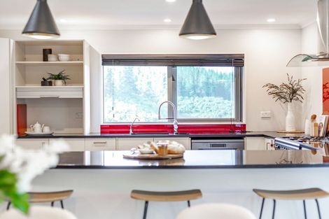Photo of property in 21 Mcewen Crescent, Riverstone Terraces, Upper Hutt, 5018