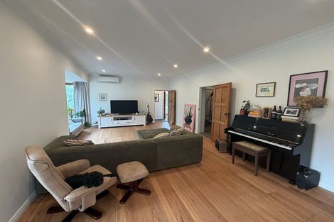 Photo of property in 43 Makara Road, Karori, Wellington, 6012