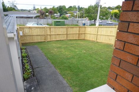 Photo of property in 2/110 Edmonton Road, Henderson, Auckland, 0612
