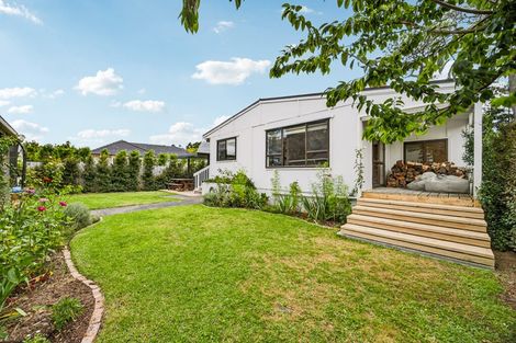 Photo of property in 53 Cambridge Road, Riverhead, 0820