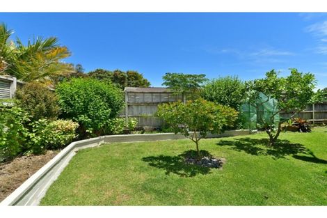 Photo of property in 32 Walton Street, Red Beach, 0932