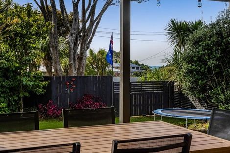 Photo of property in 6 Moana Crescent, Blagdon, New Plymouth, 4310