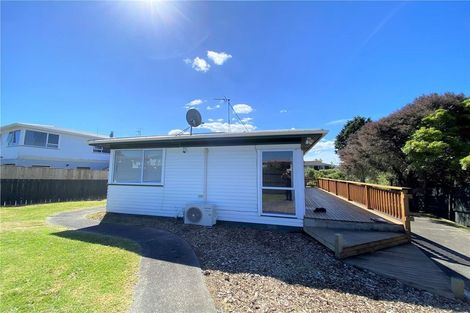 Photo of property in 41 Bodi Place, Te Atatu South, Auckland, 0610