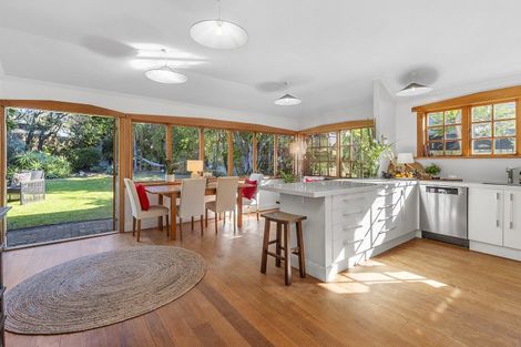 Photo of property in 65 Marine Parade, Seatoun, Wellington, 6022