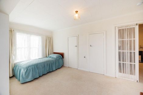 Photo of property in 74 Shamrock Street, Takaro, Palmerston North, 4412