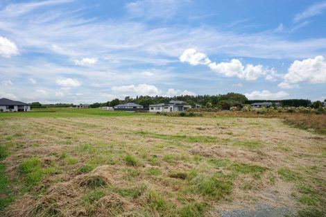 Photo of property in 28 Glenda Place, Seaward Bush, 9812