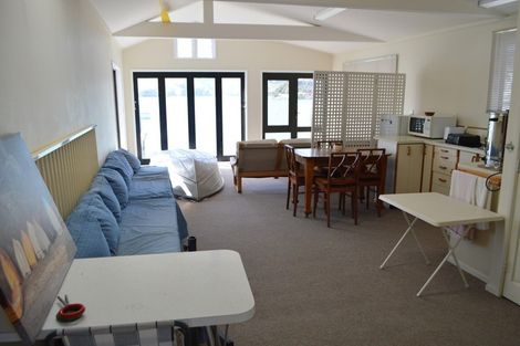 Photo of property in 100 Paremata Road, Paremata, Porirua, 5024
