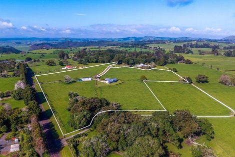 Photo of property in 355a Waikaramu Road, Waimate North, Kaikohe, 0472