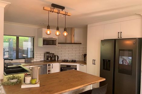 Photo of property in 19 Corsham Grove, Churton Park, Wellington, 6037