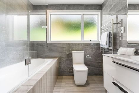 Photo of property in 9 Keldale Place, Forrest Hill, Auckland, 0620