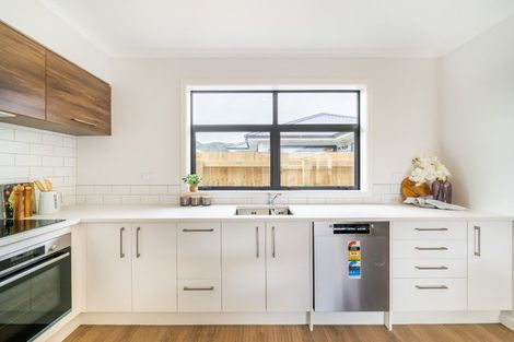 Photo of property in 18 Te Ara O Motutawa, Avalon, Lower Hutt, 5011