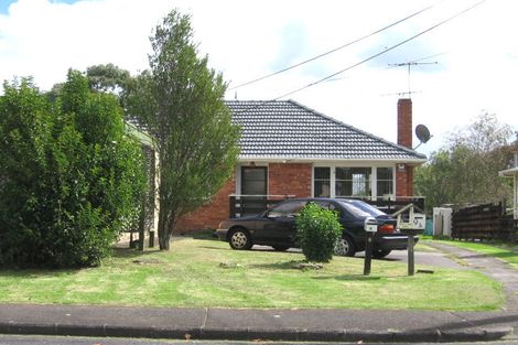 Photo of property in 9 Kirrie Avenue, Te Atatu South, Auckland, 0610