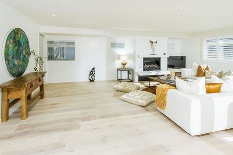 Photo of property in 15 The Strand, Takapuna, Auckland, 0622