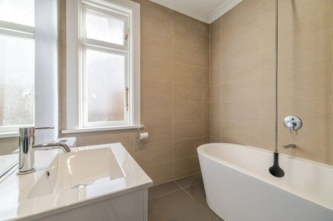 Photo of property in 8 Annandale Avenue, Takaro, Palmerston North, 4410