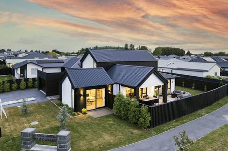 Photo of property in 215 Cavendish Road, Casebrook, Christchurch, 8051