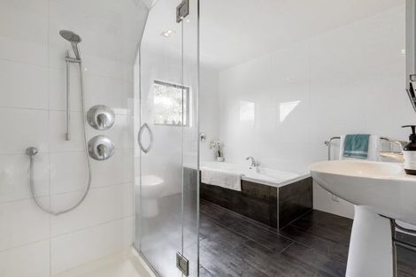 Photo of property in 585 Inland Road, Helensville, 0875