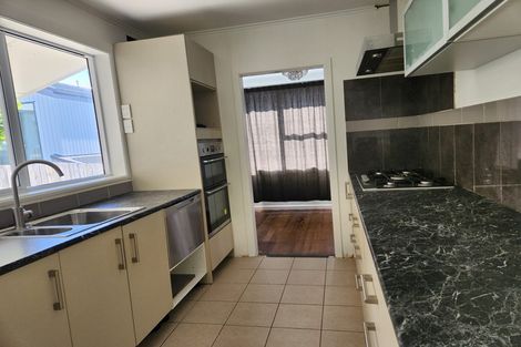 Photo of property in 21 Parker Avenue, New Lynn, Auckland, 0600