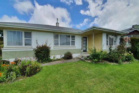 Photo of property in 3 Balmoral Street, Waimate, 7924