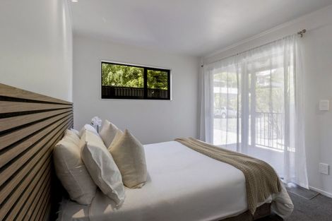 Photo of property in 6 Mackinnon Terrace, Sunshine Bay, Queenstown, 9300
