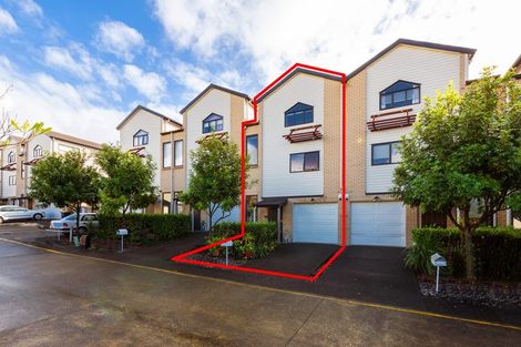 Photo of property in St Claire Village, 5/172 Mcleod Road, Te Atatu South, Auckland, 0610