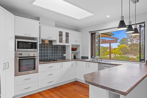 Photo of property in 59a Lonely Road, Fairview Heights, Auckland, 0632
