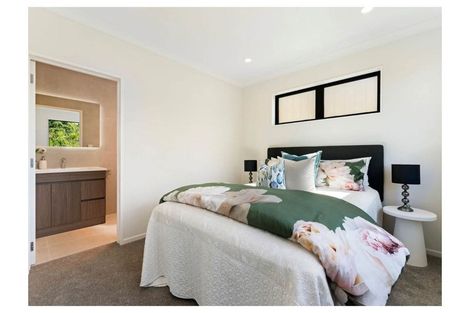 Photo of property in 11 Taipahitini Road, Rosehill, 2113
