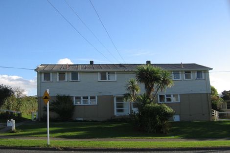 Photo of property in 8 Sievers Grove, Cannons Creek, Porirua, 5024