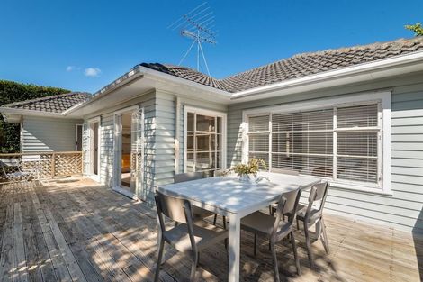 Photo of property in 6 Alma Road, Milford, Auckland, 0620