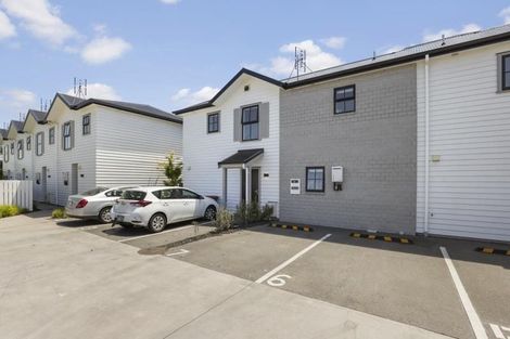 Photo of property in 135u3 Silverdale Road, Hillcrest, Hamilton, 3216