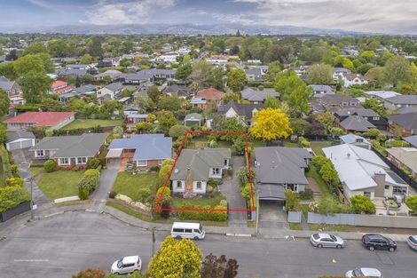 Photo of property in 11 Verran Place, Fendalton, Christchurch, 8052
