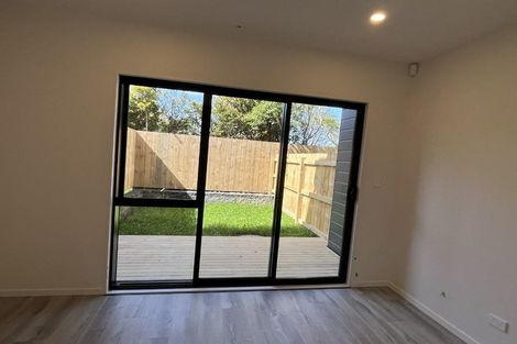 Photo of property in 6/241 Don Buck Road, Massey, Auckland, 0614