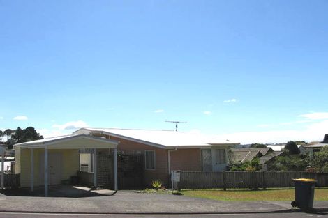 Photo of property in 1/5 Exeter Place, Unsworth Heights, Auckland, 0632
