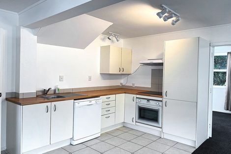 Photo of property in 82 Forrest Hill Road, Forrest Hill, Auckland, 0620