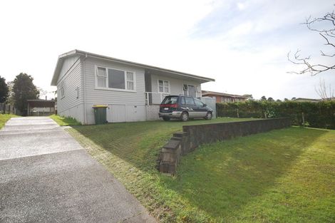 Photo of property in 11 Helleur Road, Massey, Auckland, 0614