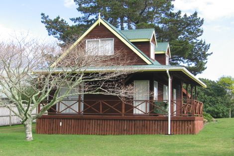 Photo of property in 12 Coronation Row, Pauanui, Hikuai, 3579