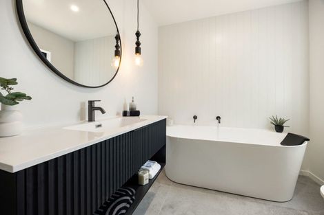 Photo of property in 37 Taahunui Rise, Peacocke, 3206
