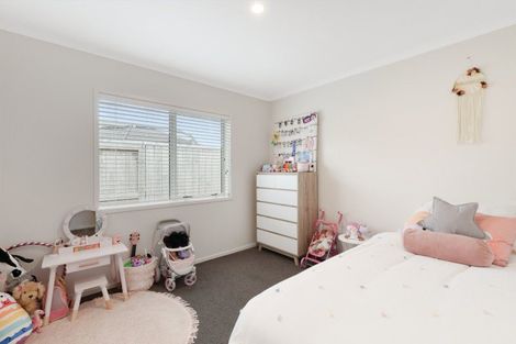 Photo of property in 4 Livingstone Drive, Papamoa Beach, Papamoa, 3118