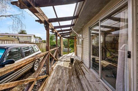 Photo of property in 62 Harmel Road, Glendene, Auckland, 0602