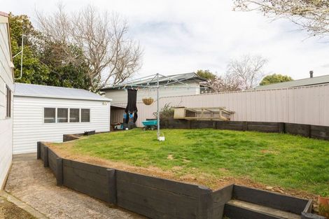 Photo of property in 13 Maclaurin Street, Dannevirke, 4930