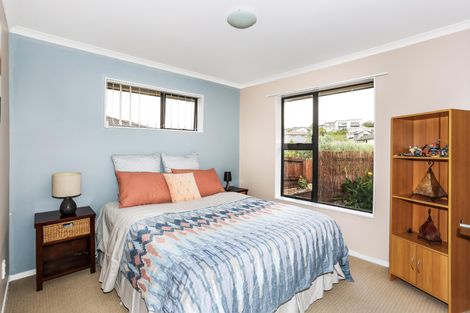 Photo of property in 11 Ina Ville Drive, Pukekohe, 2120