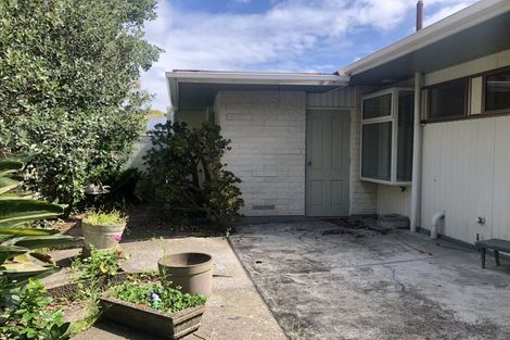 Photo of property in 1 Bambery Court, Palmerston North, 4414