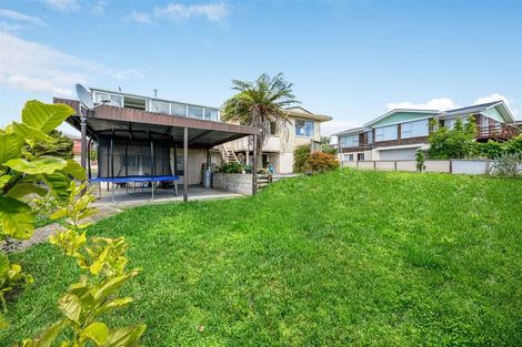 Photo of property in 35 Spence Road, Henderson, Auckland, 0612