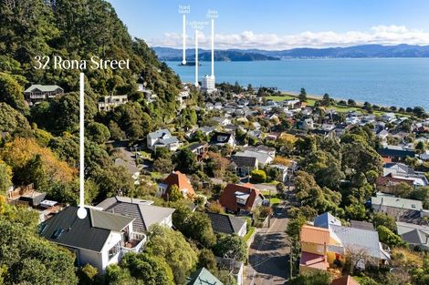 Photo of property in 32 Rona Street, Eastbourne, Lower Hutt, 5013