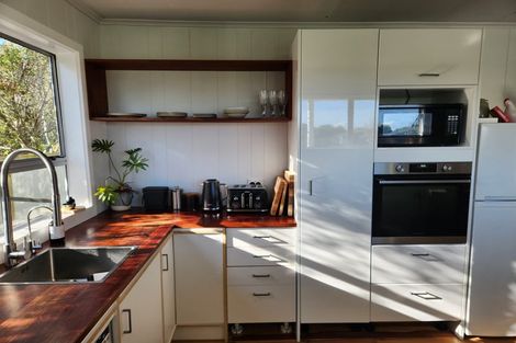 Photo of property in 25 Paekakariki Hill Road, Pauatahanui, Porirua, 5381