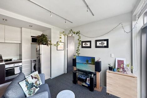 Photo of property in Revolucion Apartments, 207e/28 Torrens Terrace, Mount Cook, Wellington, 6011