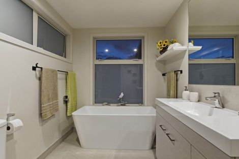 Photo of property in 31 Tawa Street, Mount Maunganui, 3116