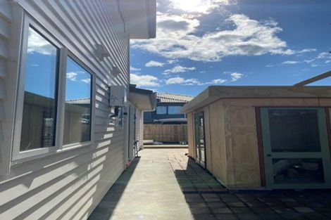 Photo of property in 16 Cloonlyon Drive, Flat Bush, Auckland, 2019